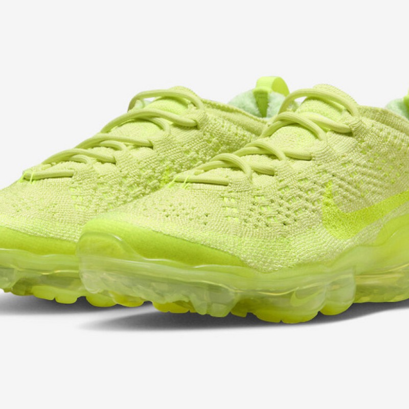 나이키 에어 베이퍼맥스 플라이니트 DV6840-700