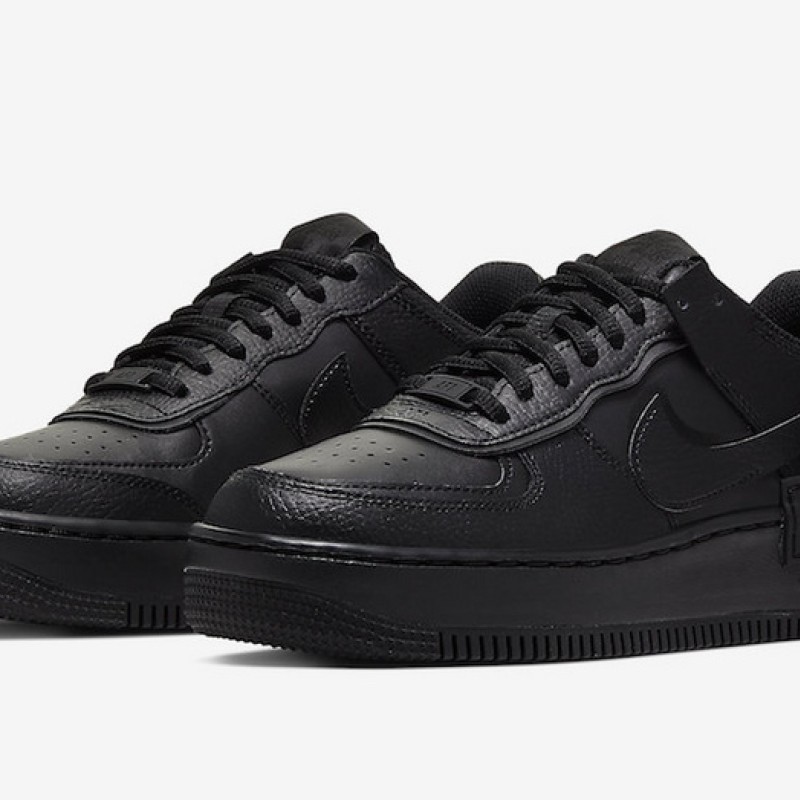 나이키 우먼스 에어 포스 1 '07 쉐도우 로우탑 트리플 운동화