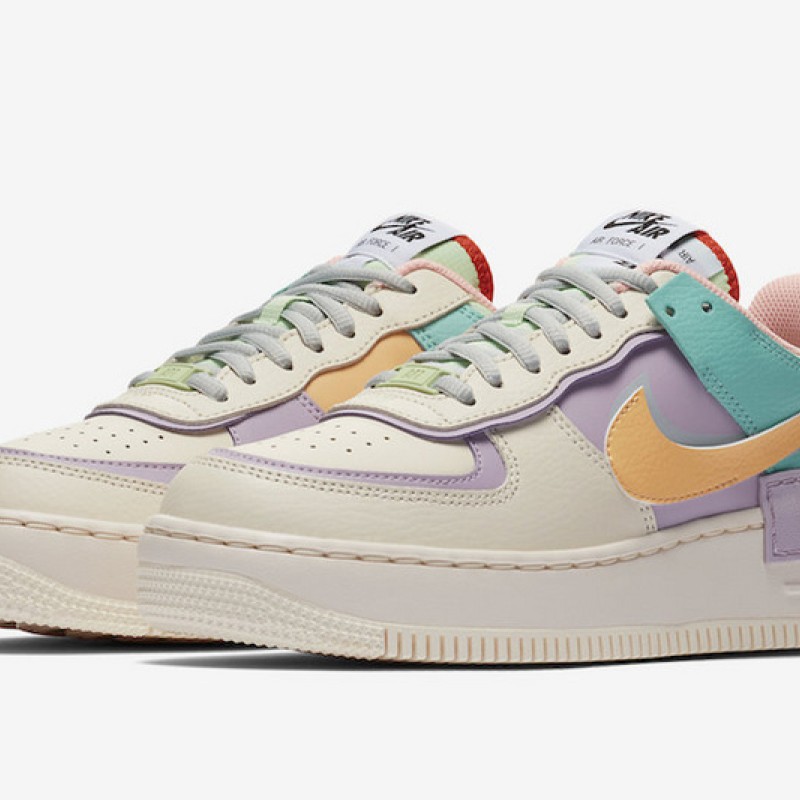 나이키 우먼스 에어 포스 1 '07 쉐도우 로우탑 트리플 운동화