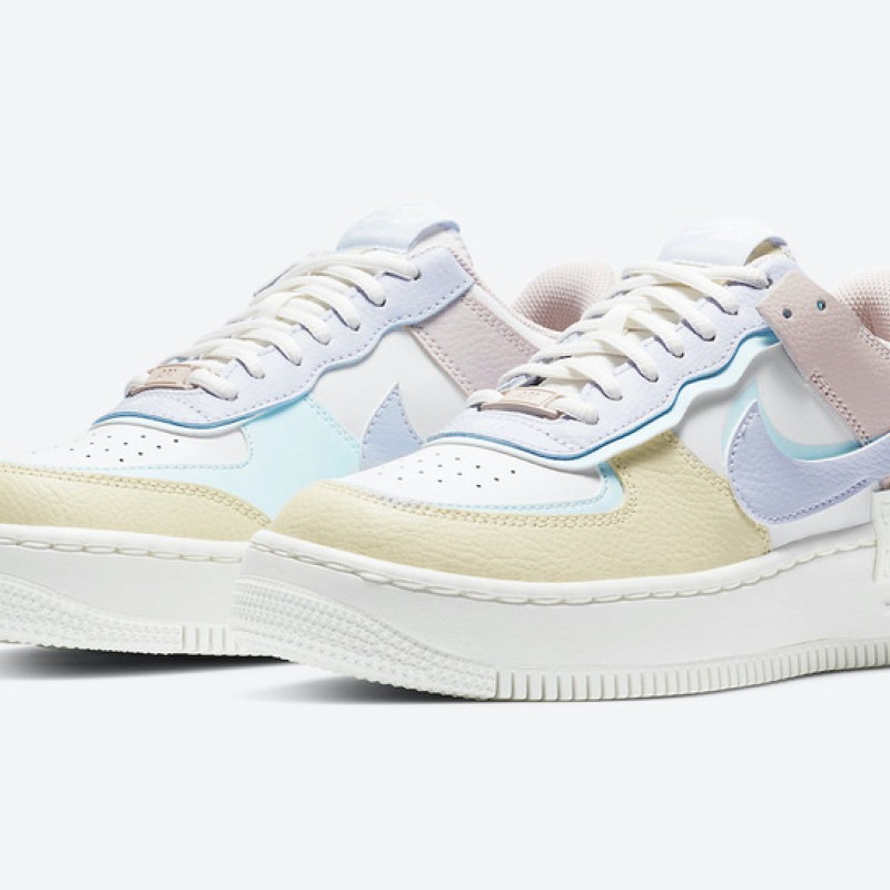 나이키 우먼스 에어 포스 1 '07 쉐도우 로우탑 트리플 운동화