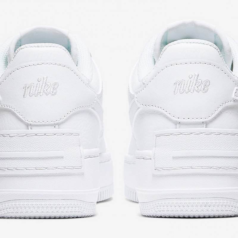 나이키 우먼스 에어 포스 1 '07 쉐도우 로우탑 트리플 운동화