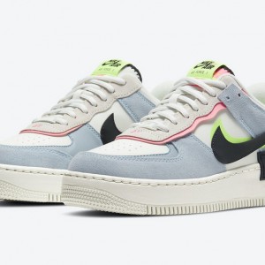 나이키 우먼스 에어 포스 1 '07 쉐도우 로우탑 트리플 운동화