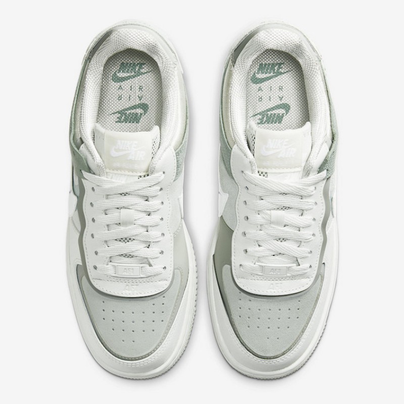 나이키 우먼스 에어 포스 1 '07 쉐도우 로우탑 트리플 운동화