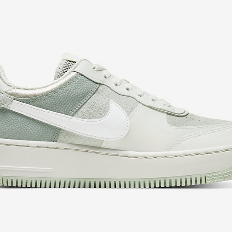 나이키 우먼스 에어 포스 1 '07 쉐도우 로우탑 트리플 운동화