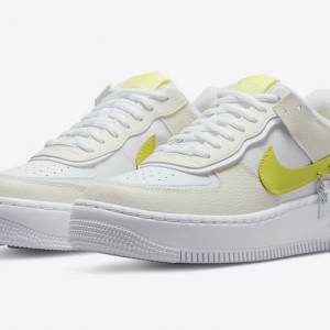 나이키 우먼스 에어 포스 1 '07 쉐도우 로우탑 트리플 운동화 DJ5197-100