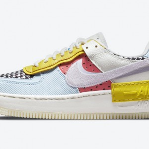 나이키 우먼스 에어 포스 1 '07 쉐도우 로우탑 트리플 운동화 DM8076-100