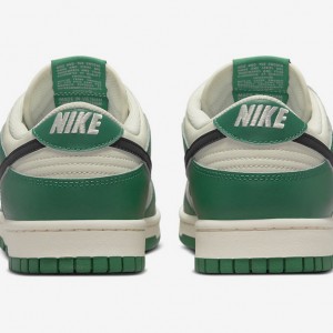 나이키 덩크 로우 유니버시티