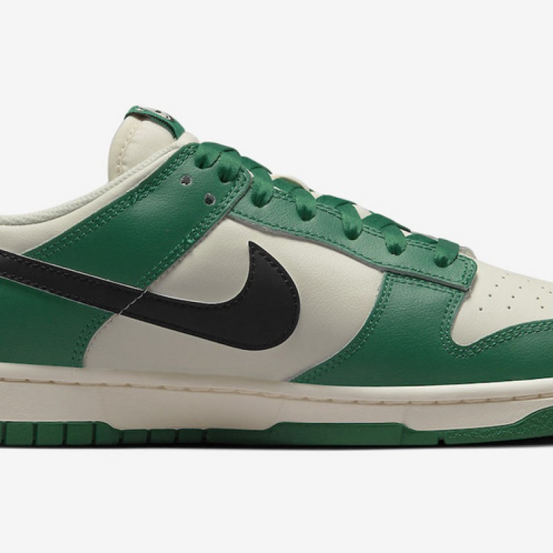 나이키 덩크 로우 유니버시티