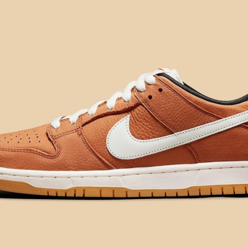 나이키 덩크 로우 유니버시티