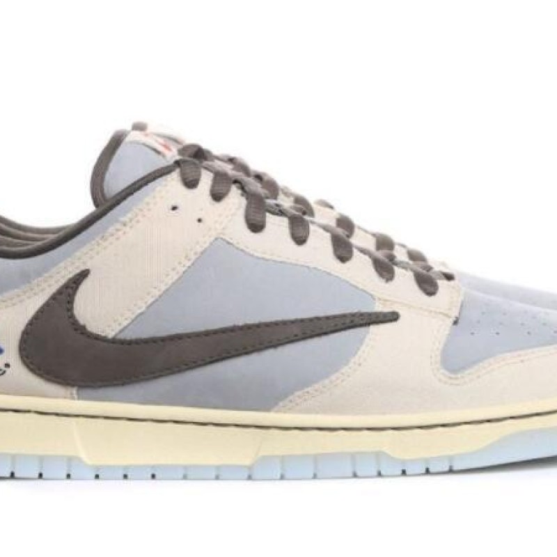 나이키 덩크 로우 유니버시티