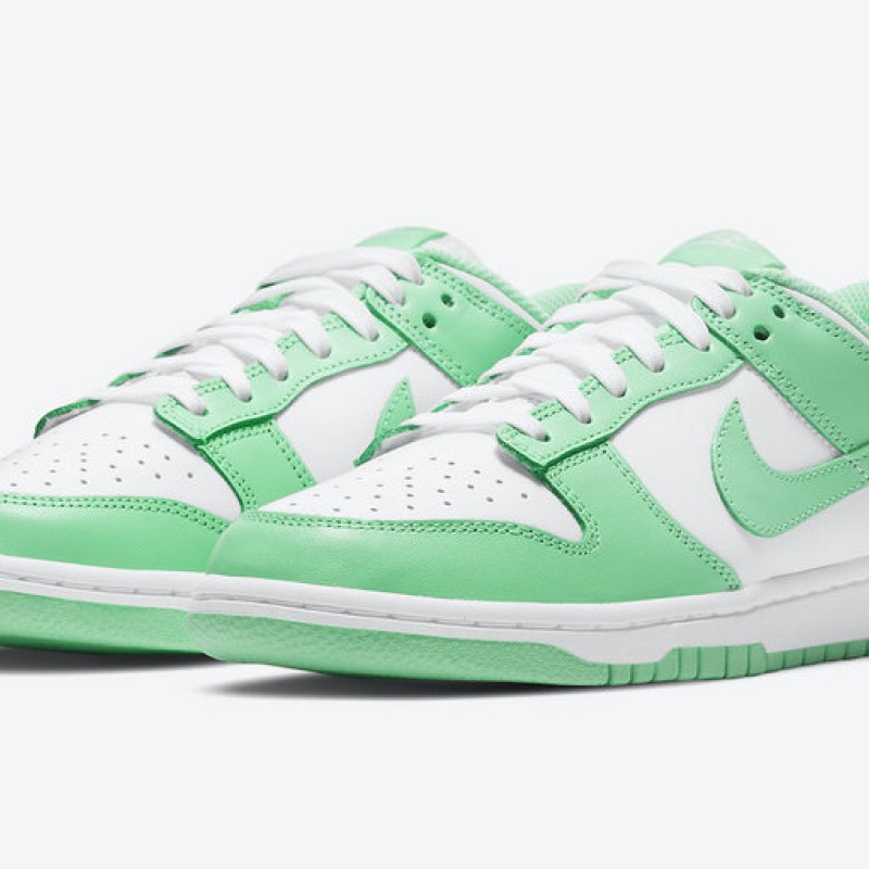 나이키 덩크 로우 유니버시티