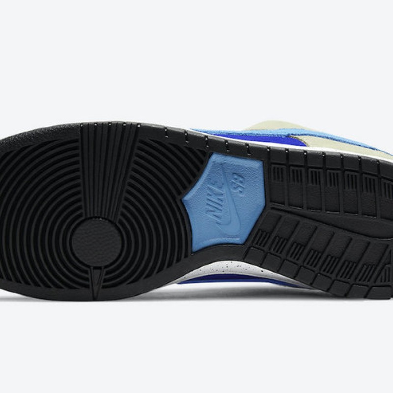 나이키 덩크 로우 유니버시티