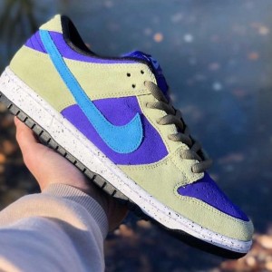 나이키 덩크 로우 유니버시티