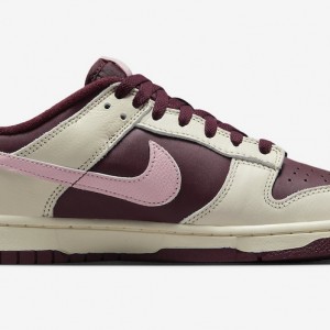 나이키 덩크 로우 유니버시티