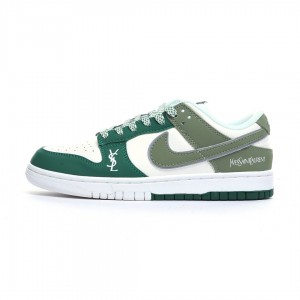 나이키 덩크 로우 유니버시티