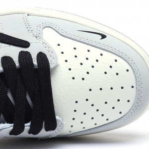 나이키 덩크 로우 유니버시티