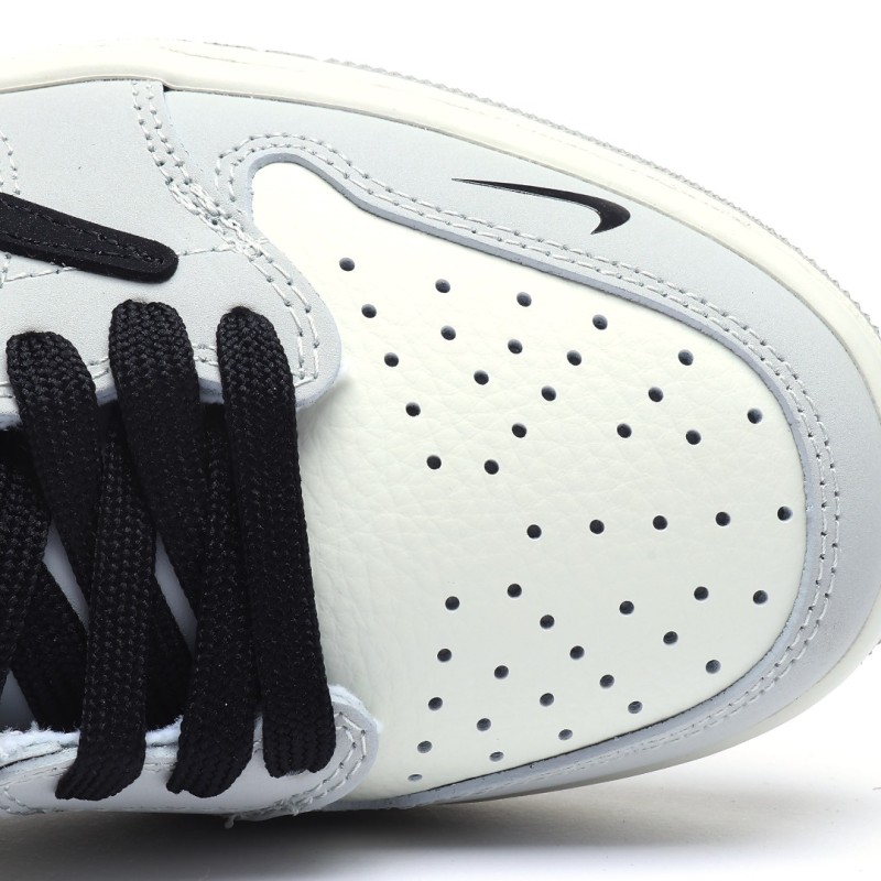 나이키 덩크 로우 유니버시티