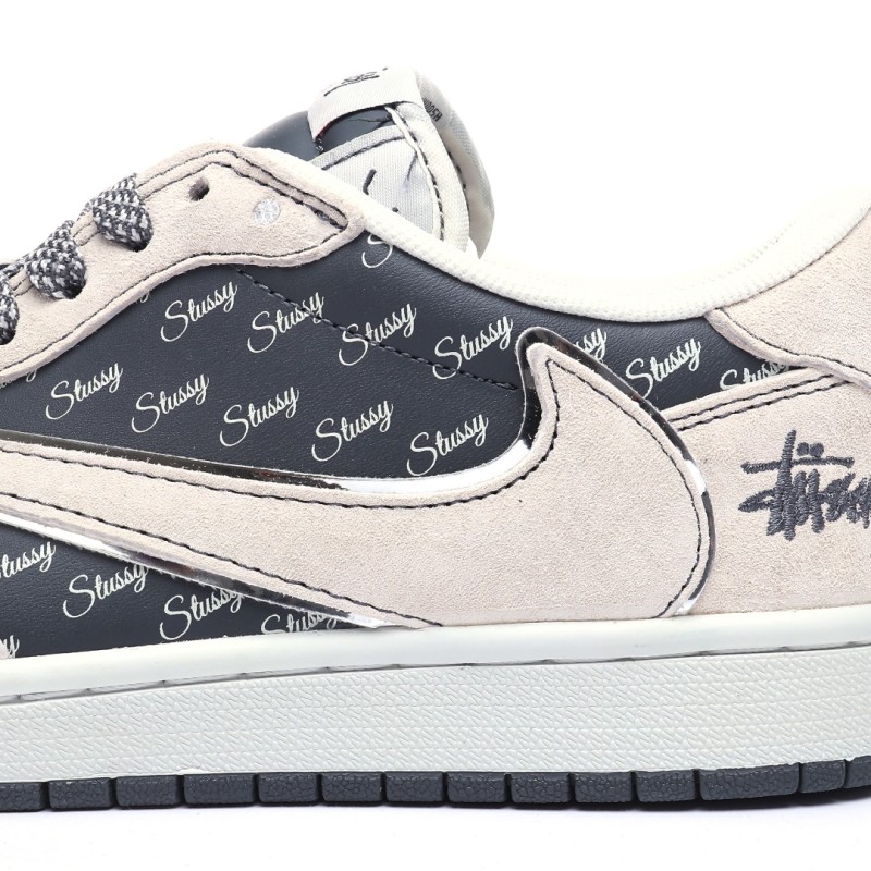 나이키 덩크 로우 유니버시티