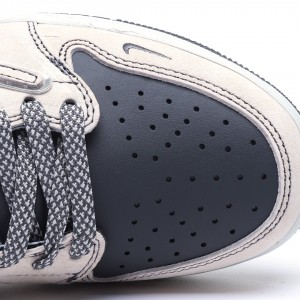 나이키 덩크 로우 유니버시티