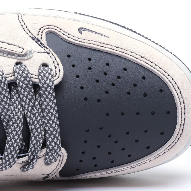 나이키 덩크 로우 유니버시티