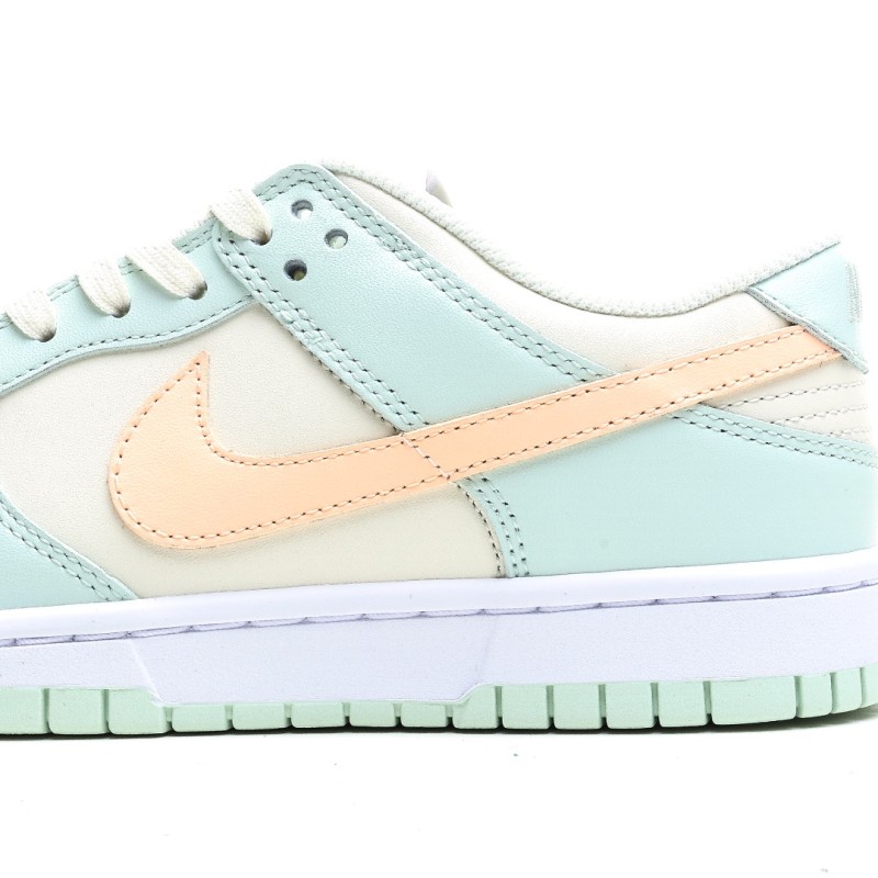 나이키 덩크 로우 유니버시티