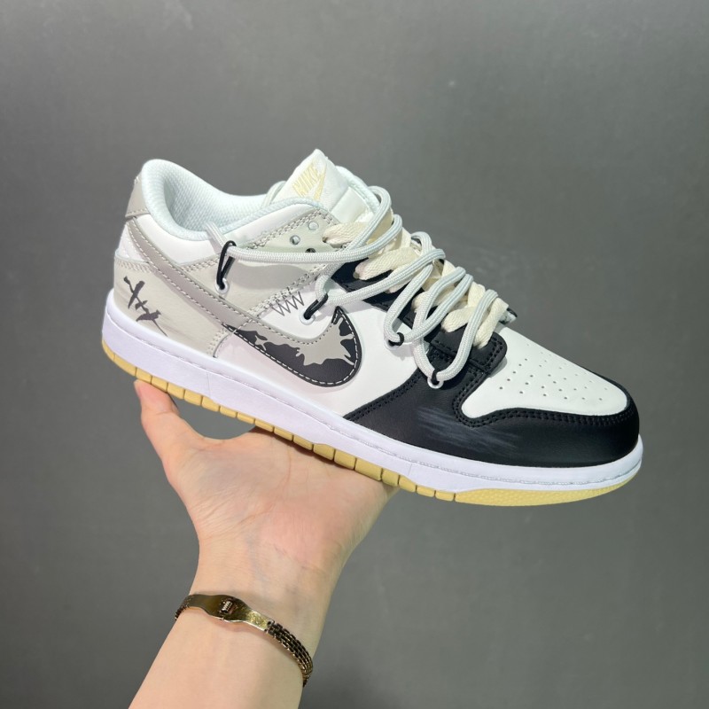 나이키 덩크 로우 유니버시티