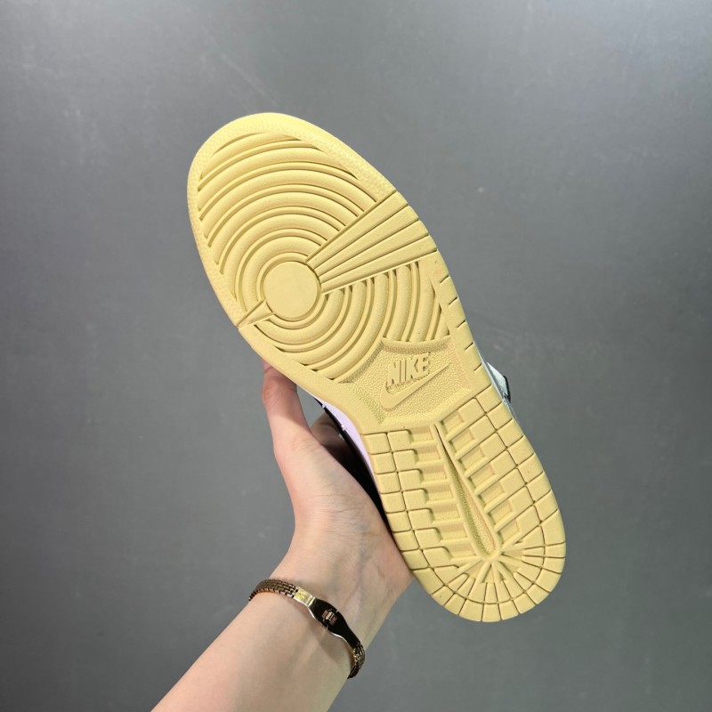 나이키 덩크 로우 유니버시티