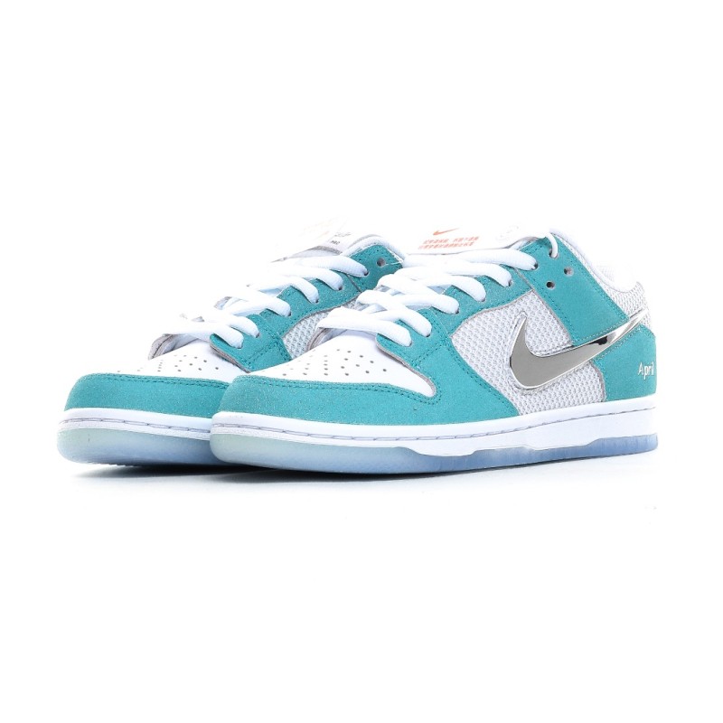 나이키 덩크 로우 유니버시티