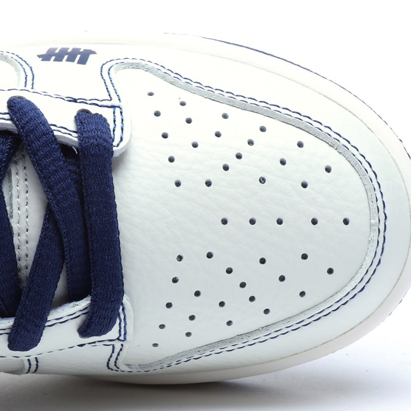 나이키 덩크 로우 유니버시티