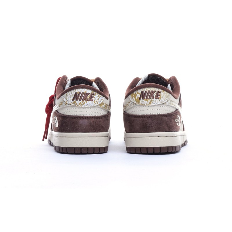 나이키 덩크 로우 유니버시티