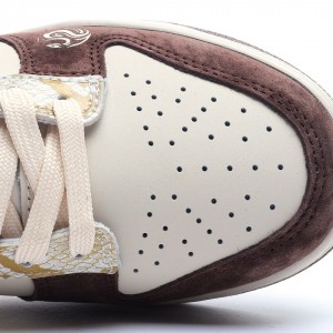 나이키 덩크 로우 유니버시티