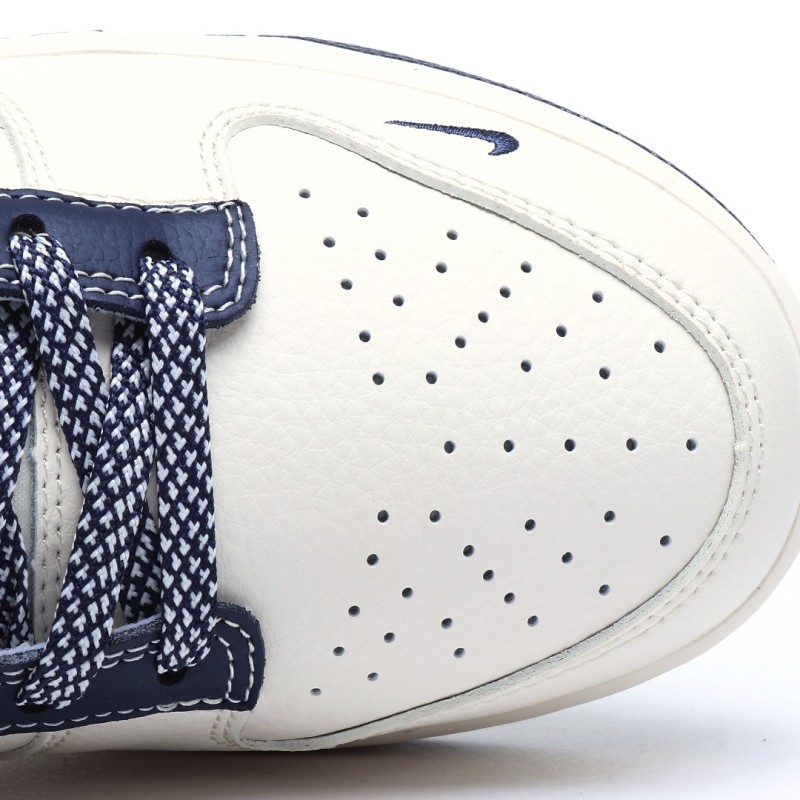 나이키 덩크 로우 유니버시티