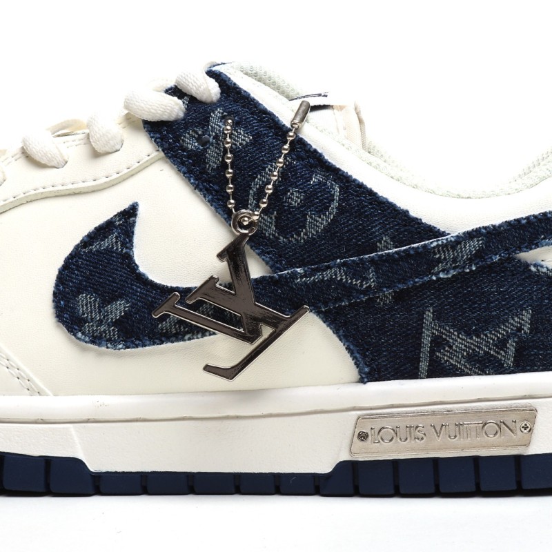 나이키 덩크 로우 유니버시티