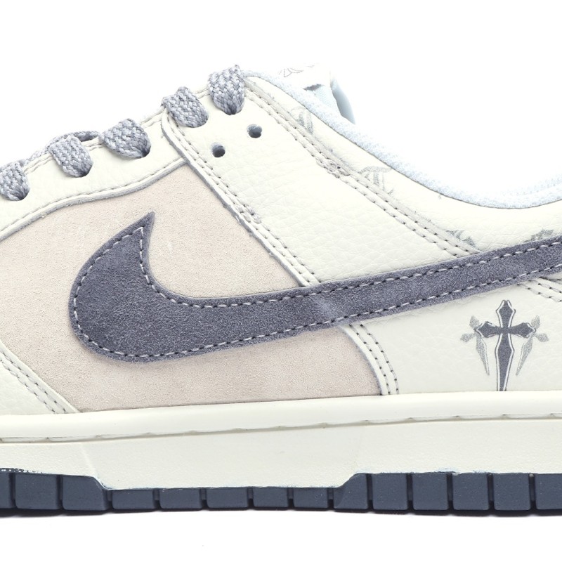 나이키 덩크 로우 유니버시티