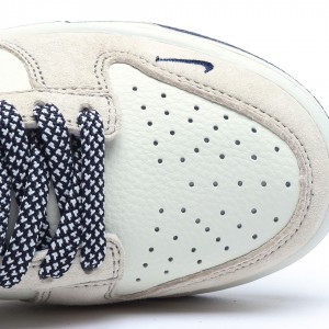 나이키 덩크 로우 유니버시티