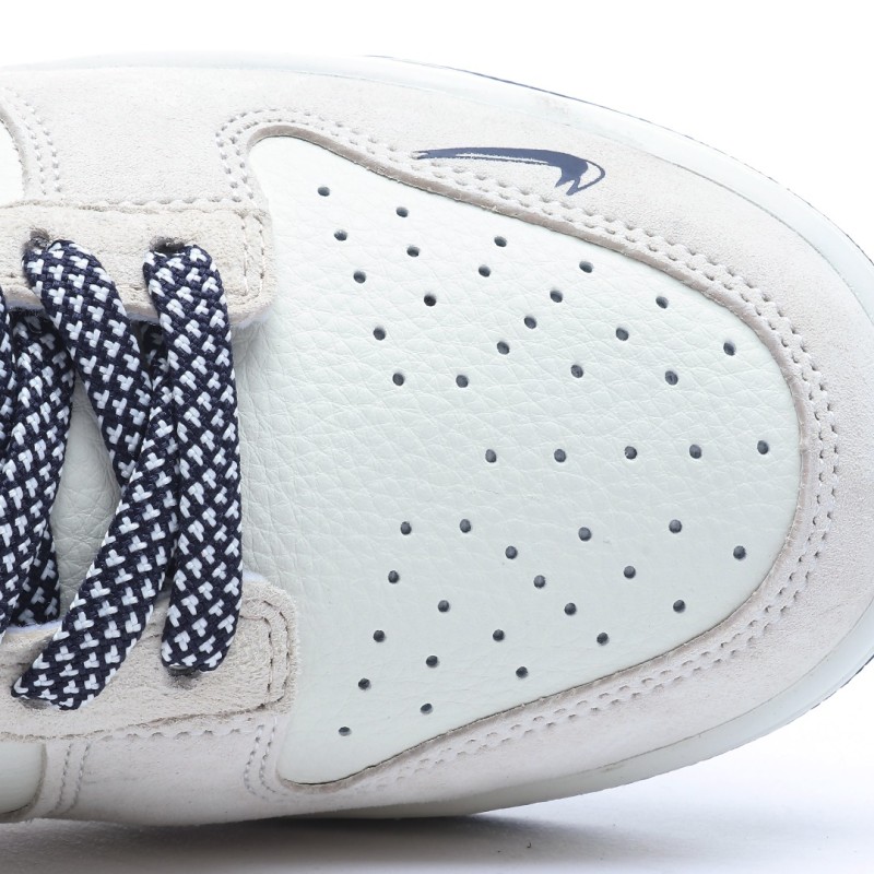 나이키 덩크 로우 유니버시티