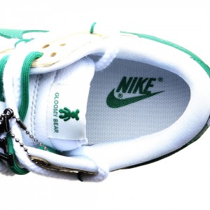 나이키 덩크 로우 유니버시티