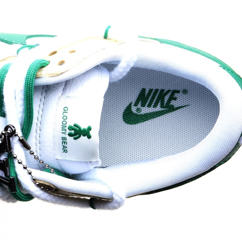 나이키 덩크 로우 유니버시티