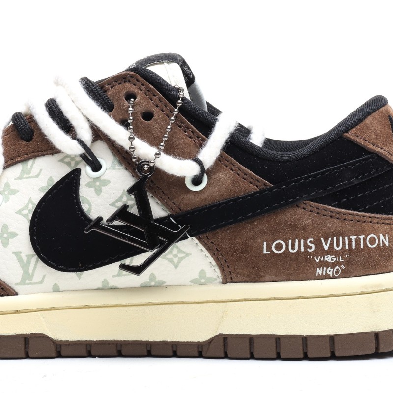 나이키 덩크 로우 유니버시티