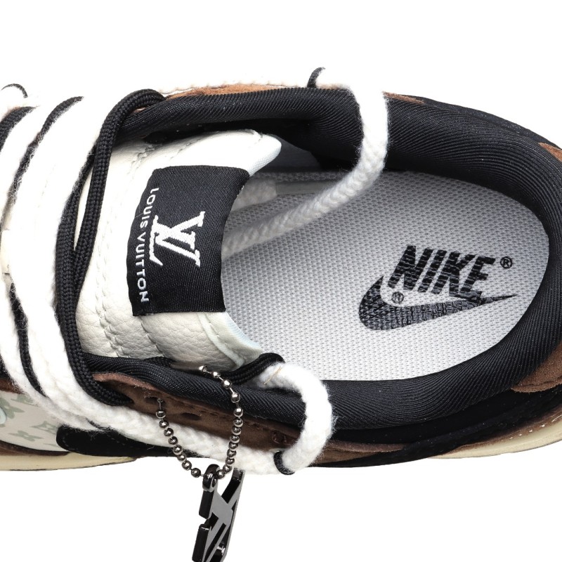 나이키 덩크 로우 유니버시티