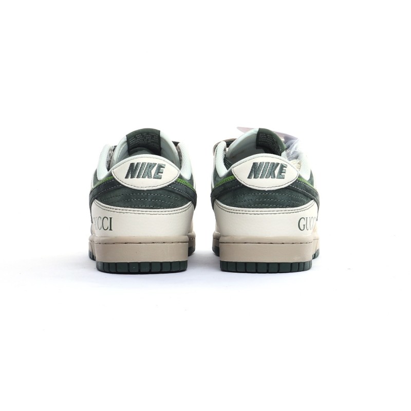 나이키 덩크 로우 유니버시티