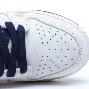 나이키 덩크 로우 유니버시티