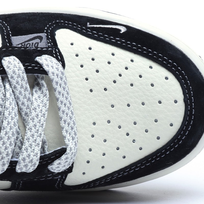 나이키 덩크 로우 유니버시티