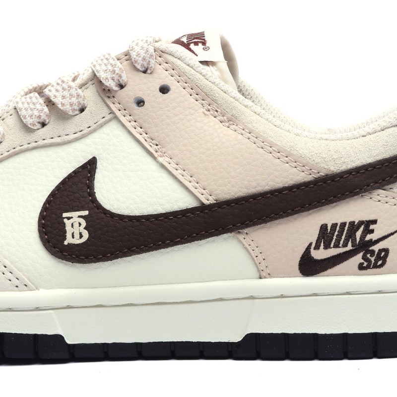 나이키 덩크 로우 유니버시티