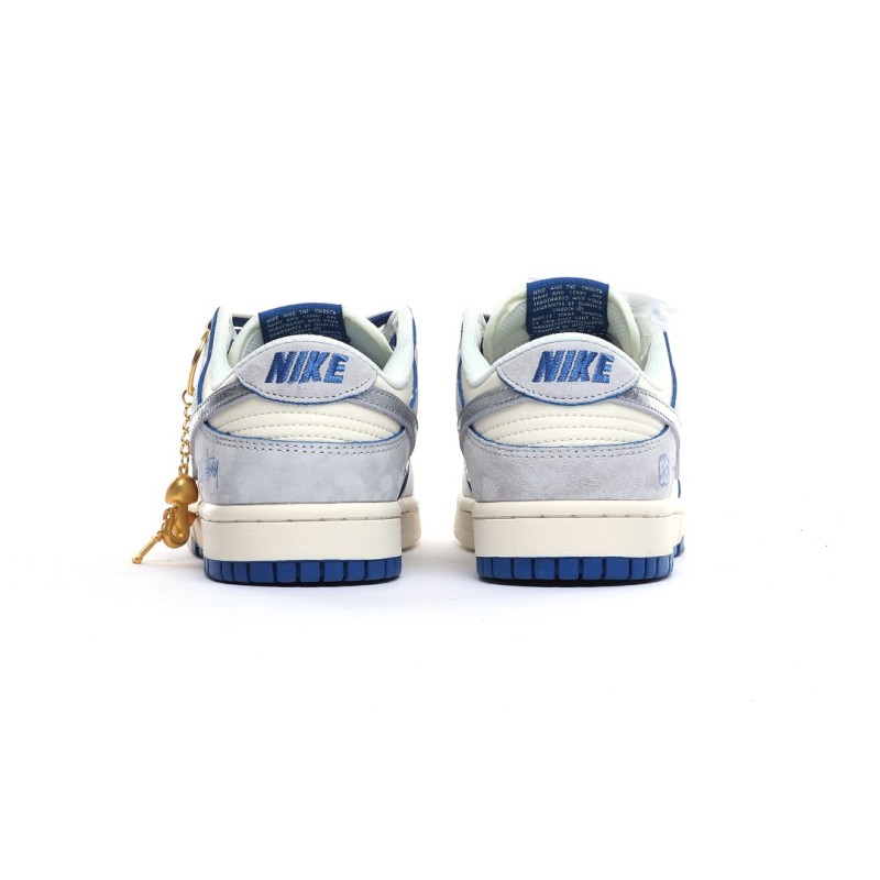 나이키 덩크 로우 유니버시티