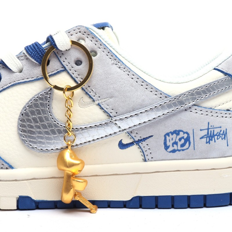 나이키 덩크 로우 유니버시티