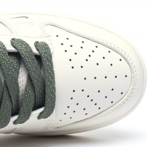 나이키 덩크 로우 유니버시티