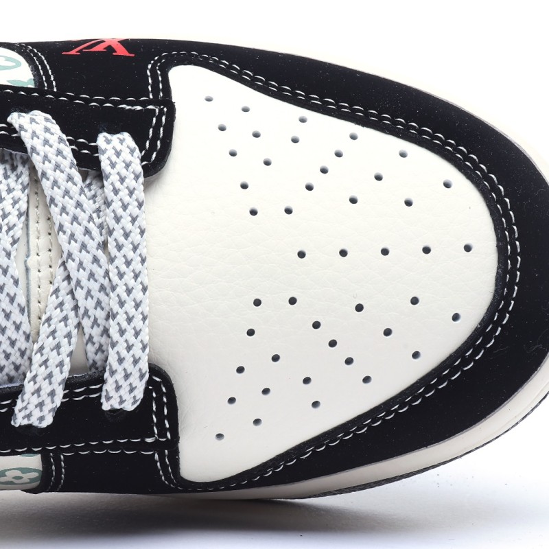 나이키 덩크 로우 유니버시티