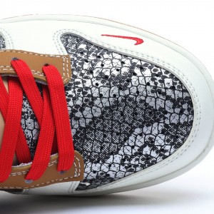 나이키 덩크 로우 유니버시티