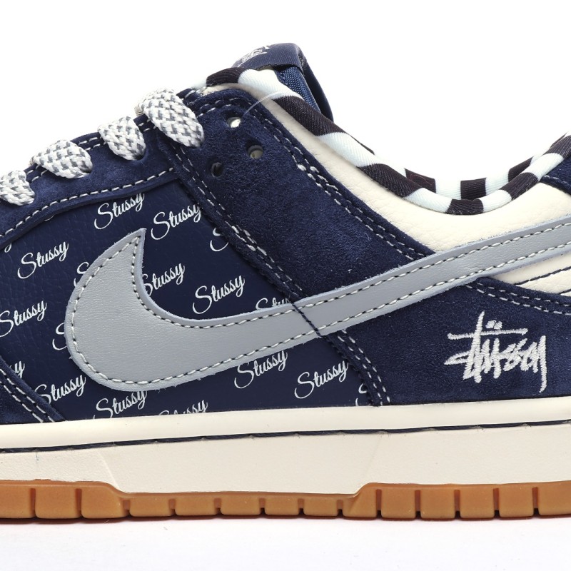 나이키 덩크 로우 유니버시티